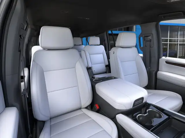 2025 Chevrolet Suburban Premier - Photo 16