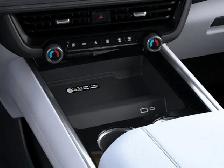 2025 Chevrolet Suburban Premier - Photo 23