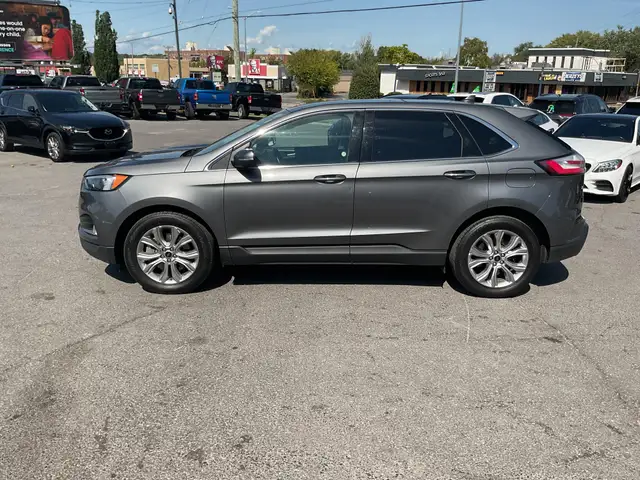 2023 Ford Edge Titanium - Photo 6