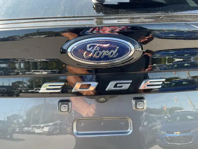 2023 Ford Edge Titanium - Photo 10
