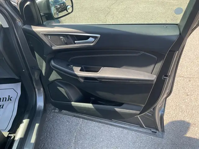 2023 Ford Edge Titanium - Photo 32