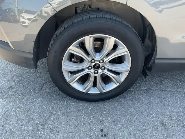 2023 Ford Edge Titanium - Photo 36