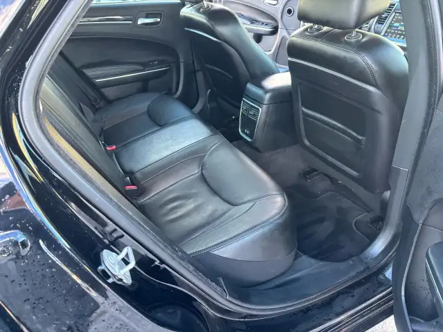2018 Chrysler 300 300 Touring AWD - Photo 5