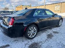 2018 Chrysler 300 300 Touring AWD - Photo 9