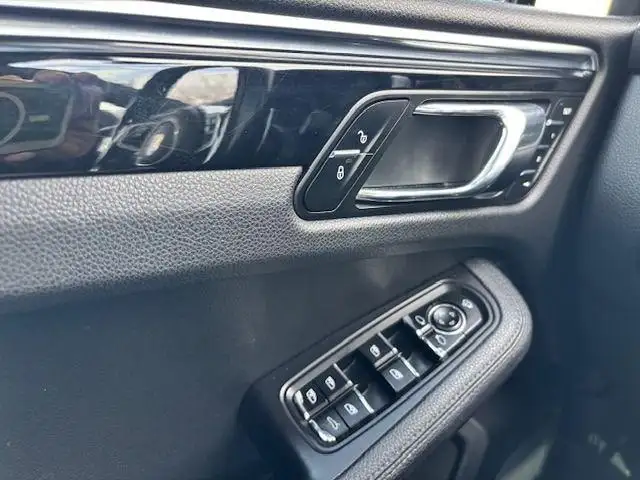 2016 Porsche Macan S PANORAMIC ROOF - Photo 19
