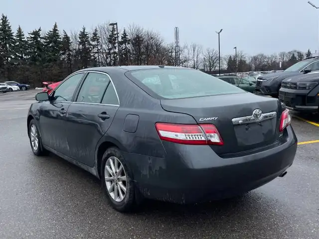 2011 TOYOTA CAMRY XLE | CLEAN CARFAX - Photo 5