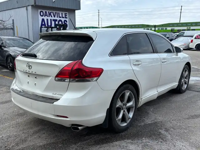 2015 Toyota Venza V6 AWD LE, Leather - Photo 6