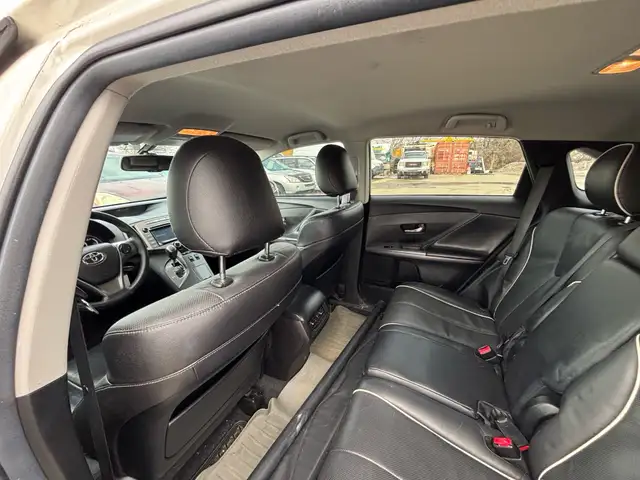 2015 Toyota Venza V6 AWD LE, Leather - Photo 22