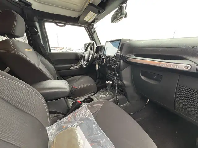 2015 Jeep WRANGLER UNLIMITED 4WD 4dr Sahara - Photo 18