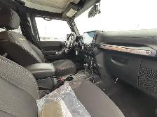 2015 Jeep WRANGLER UNLIMITED 4WD 4dr Sahara - Photo 18