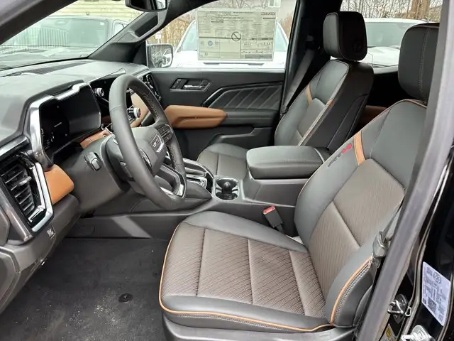 2026 GMC Canyon AT4 - Photo 8