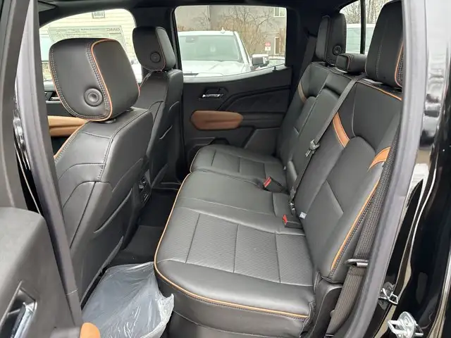 2026 GMC Canyon AT4 - Photo 9