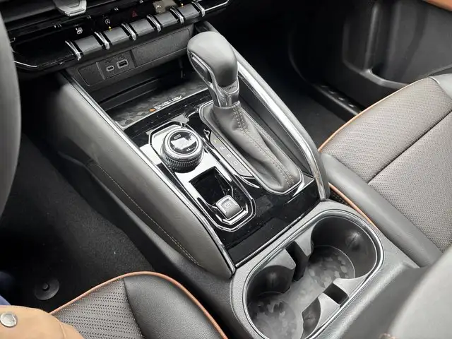 2026 GMC Canyon AT4 - Photo 13