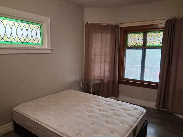 Furnished Downtown MASTER ROOM – PRIVATE & SPACIOUS!