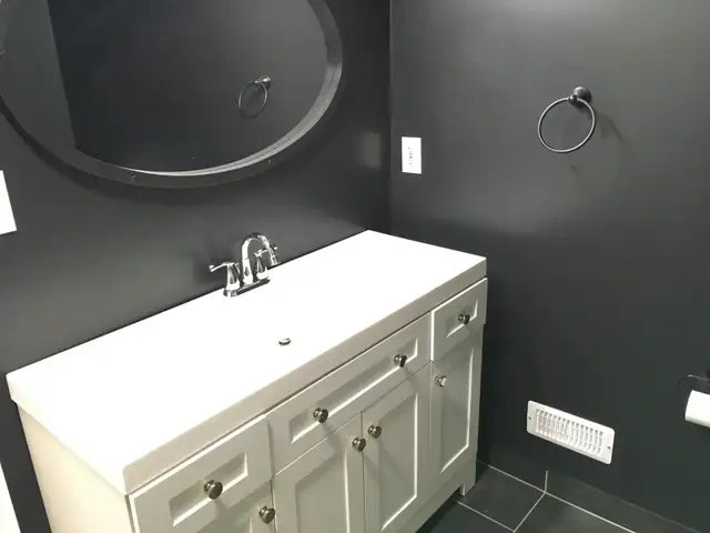 Spacious Split Level Apartment Totally Self Contained & Private - Photo 8