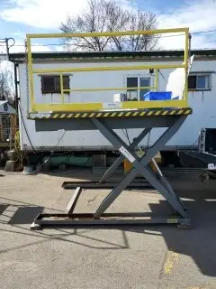 4000 LBS SCISSOR LIFT 220 VOLTS HYDRAULICS RAMPS/RAILS