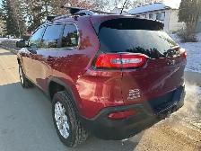 2015 Jeep Cherokee 3.2L V6 AWD For Sale. - Photo 7