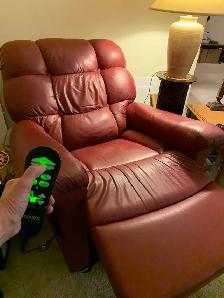 Power Leather Recliner - Photo 3
