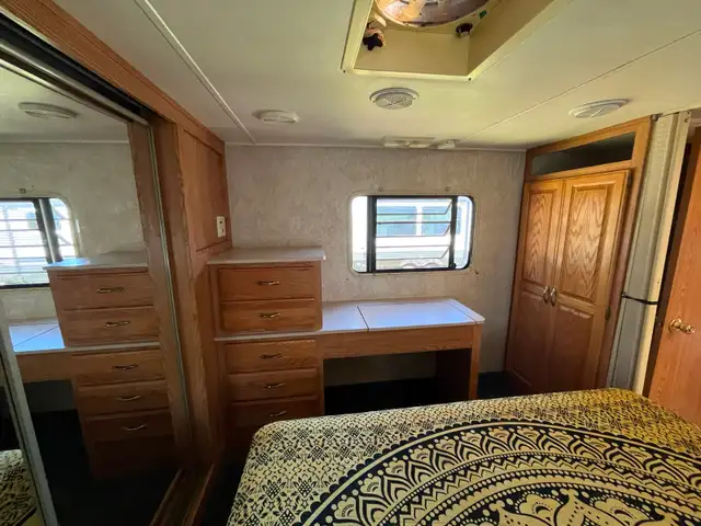 Seasonal Site & 36' Sea Hawk by Gulf Stream priced to enjoy - Photo 4