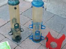 5 Bird Feeders, plus free gift - Photo 4