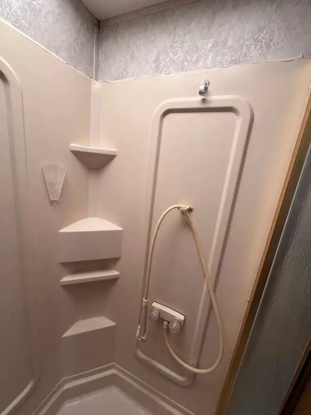 36 foot trailer & seasonal site-Sensibly Priced