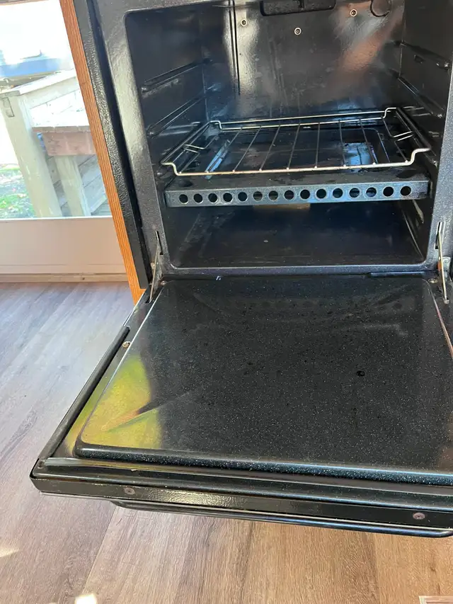 36 foot trailer & seasonal site-Sensibly Priced - Photo 5