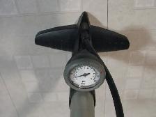 Raleigh Bicycle Hand Pump - Photo 3