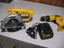 4 DeWalt 12 Volt Cordless : Drill, Cir. Saw, Charger, Battery