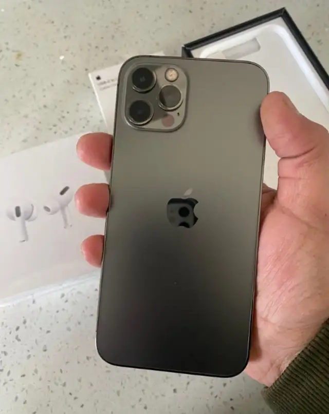 iPhone 13 Pro Max 256GB AirPods Pkg/Delivery - Photo 2