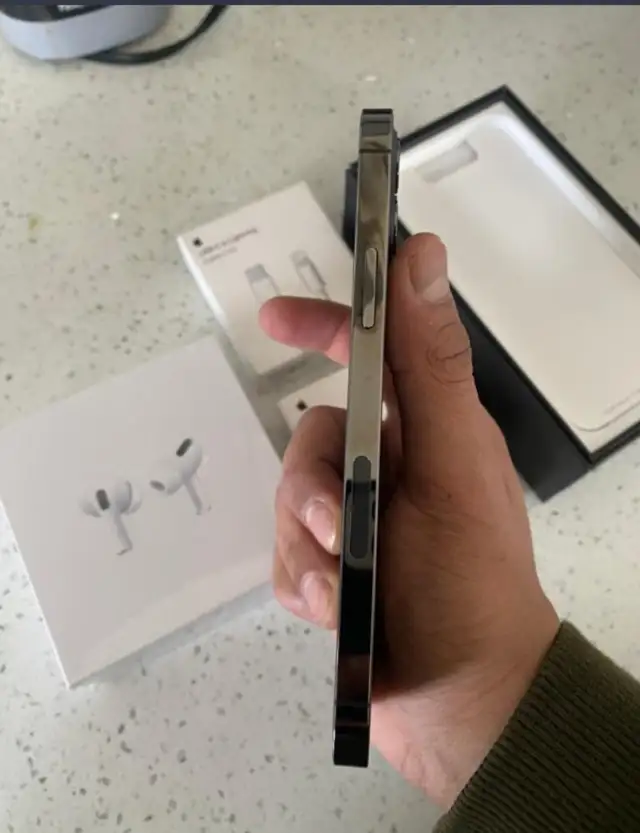 iPhone 13 Pro Max 256GB AirPods Pkg/Delivery - Photo 5