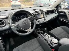 2018 Toyota RAV4 XLE • Accident Free AWD - Photo 9
