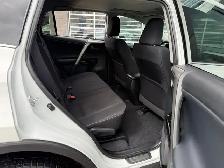 2018 Toyota RAV4 XLE • Accident Free AWD - Photo 11