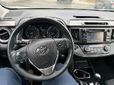 2018 Toyota RAV4 XLE • Accident Free AWD - Photo 13