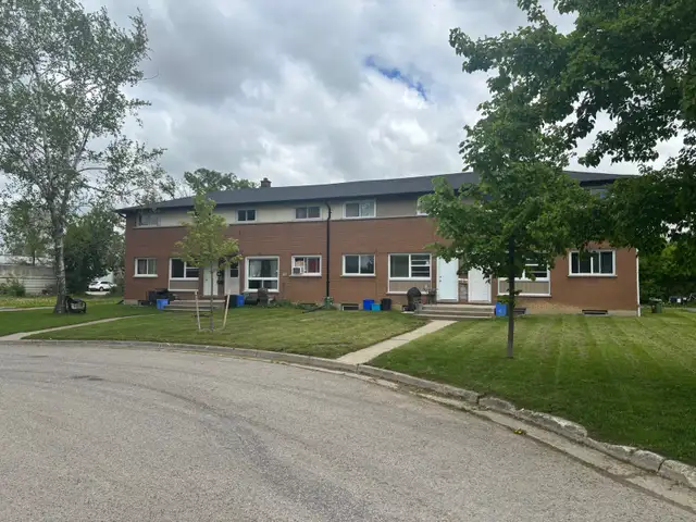 odsp and Ontario works welcome (room for rent)