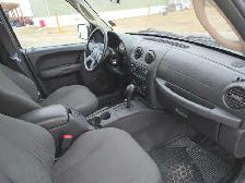 2004 Jeep Liberty Sport - Photo 3