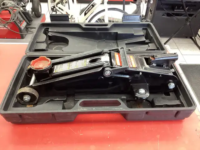 Jack hydraulique Motomaster 2 1/4 tonnes