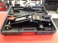 Jack hydraulique Motomaster 2 1/4 tonnes