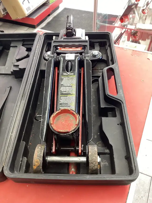 Jack hydraulique Motomaster 2 1/4 tonnes - Photo 2