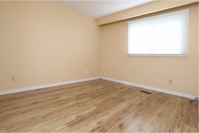 3 Bedroom House for rent in Malton, Mississauga. - Photo 3
