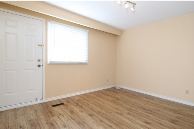 3 Bedroom House for rent in Malton, Mississauga. - Photo 4