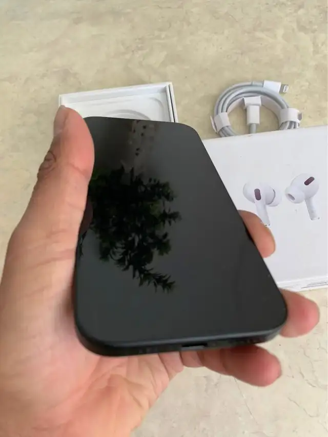 iPhone 15 128GB 89% batt AirPods Pkg/Delivery - Photo 5