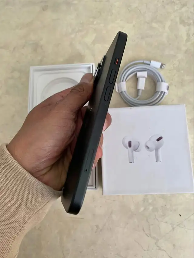 iPhone 15 128GB 89% batt AirPods Pkg/Delivery - Photo 7