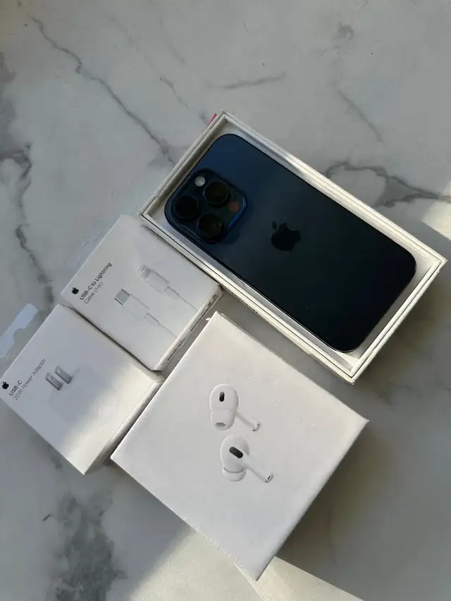 iPhone 15 Pro 128gb 89% batt Airpods/Fast Charger/Delivery