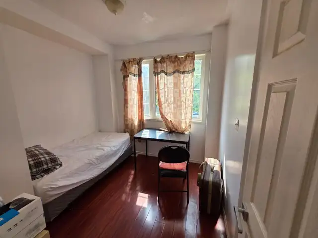 Rooms right by York University, Seneca, Schulich Business School