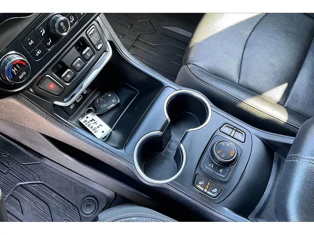 2020 GMC Terrain SLT Elevation | Pro Grade Pkg | Sunroof | AWD - Photo 14