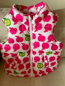 OLD NAVY little girl’s cute apple puffer vest - Photo 6