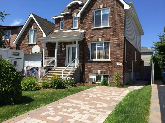 Longueuil Parc de la cité (St-Hubert) 1 mois à 1 an !