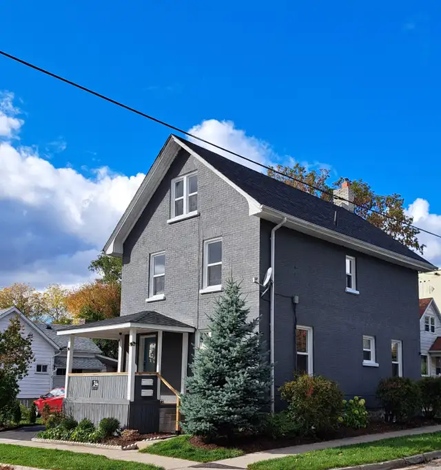 4BR Upper Unit | Central Oshawa | $2,695 (Discount)