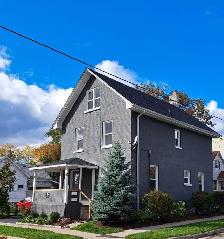 4BR Upper Unit | Central Oshawa | $2,695 (Discount)