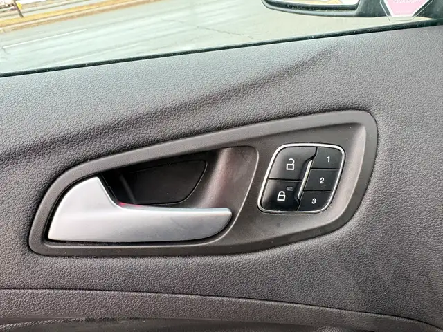 2017 Ford Escape Titanium - Photo 18